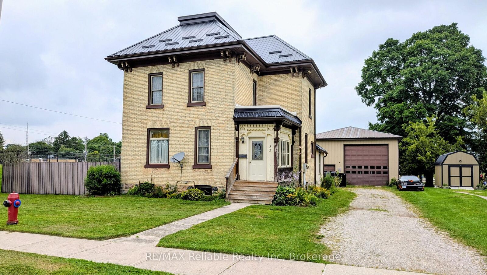 Property Photo:  33 Princess Street E  ON N0M 1L0 