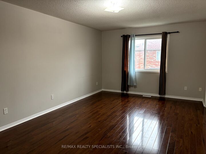 Property Photo: 47 Hollingsworth Circle ON L7A 0J4