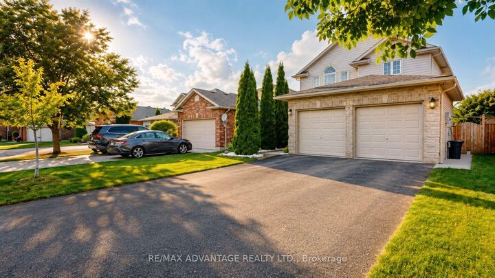Property Photo: 816 Wild Rose Lane S ON N6H 5X4