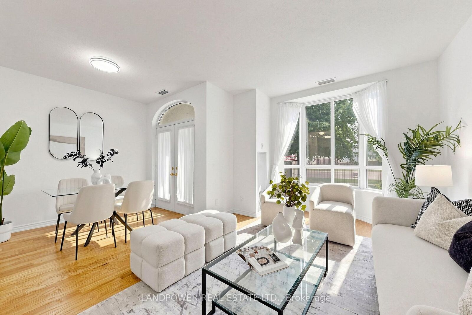 Property Photo:  5039 Finch Avenue E Th02  ON M1S 5L6 
