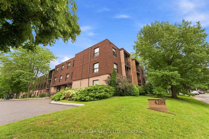 Property Photo: 4209 Hixon Street 313 ON L3J 0K2