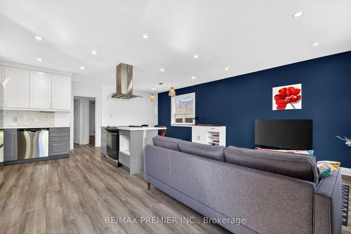 Property Photo:  154 Fifth Street  ON M8V 2C7 