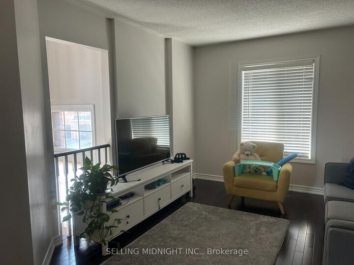 Property Photo: 2413 Ravinebrook Crescent ON L6H 6Y2