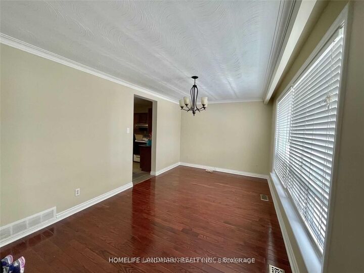 Property Photo: 25 Edgemont Drive Upper ON L6V 1K9