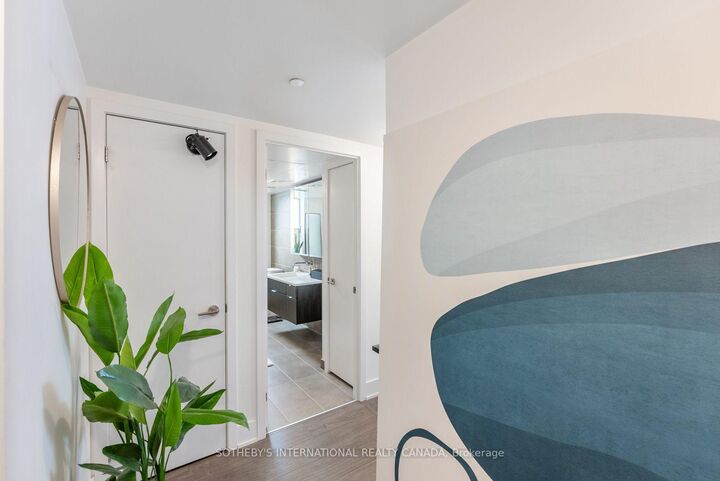 Property Photo: 508 Wellington Street W 901 ON M5V 0K8