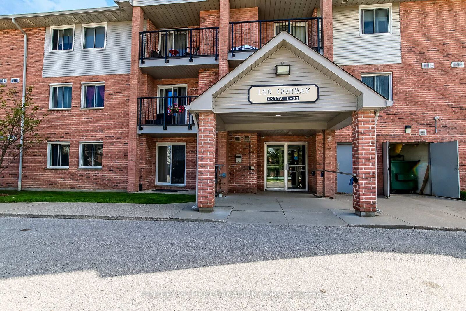 Property Photo:  140 Conway Drive 6  ON N6E 3N2 