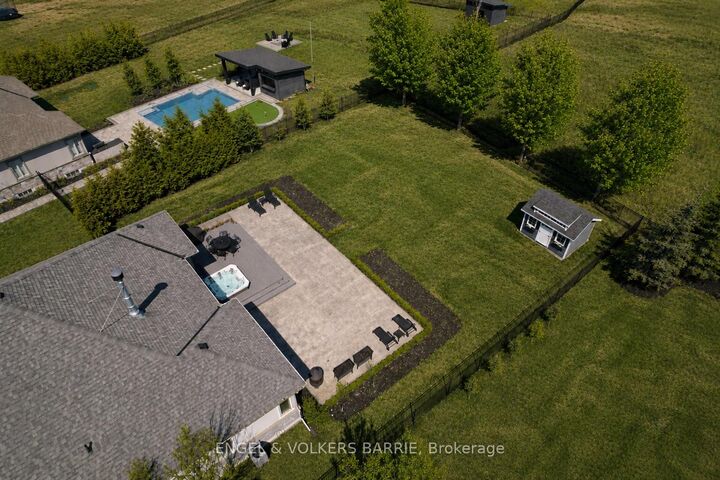 327 Sunnybrae Avenue — photo 1