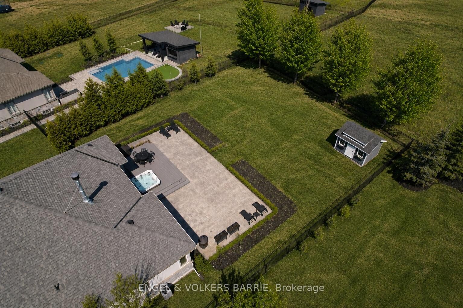 Property Photo: 327 Sunnybrae Avenue ON L9S 0K9
