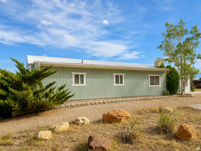 Property Photo:  910 E Clawson Bench Rd  UT 84516 