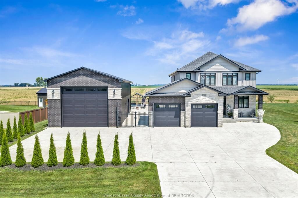 Property Photo: 1512 Sunnyside Court ON N0P 2J0