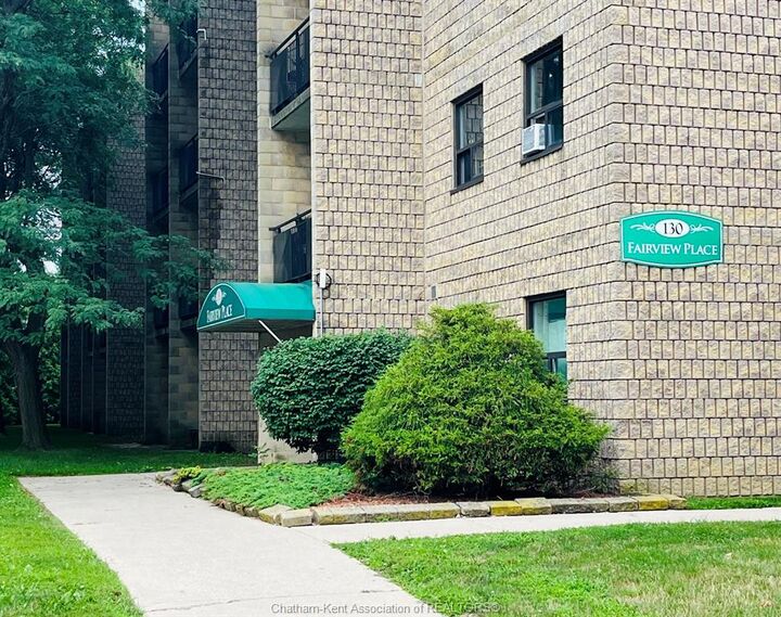 Property Photo: 130 Park Avenue East 406 ON N7M 3V6