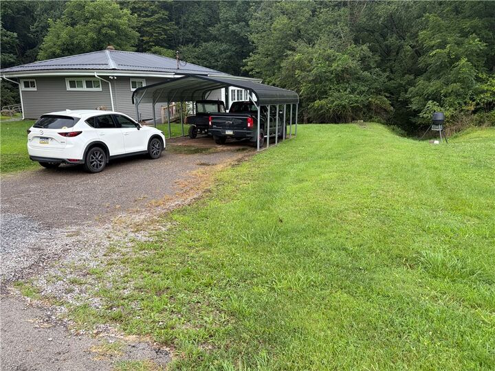 Property Photo: 2301 Graceland Rd PA 16105