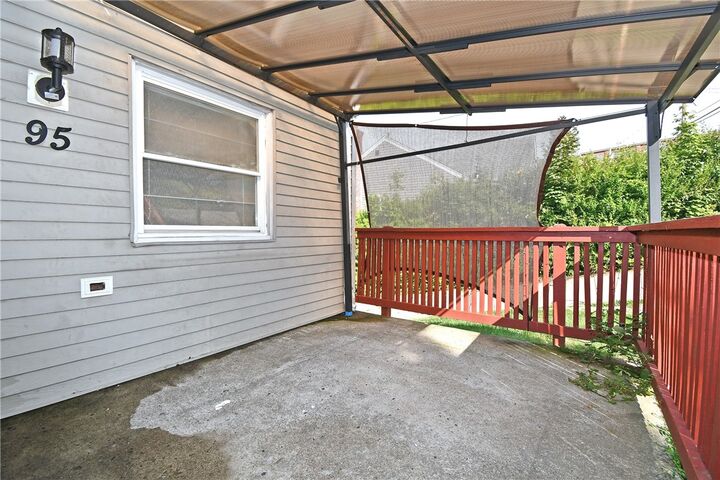 Property Photo:  95 Long Dr  PA 15241 
