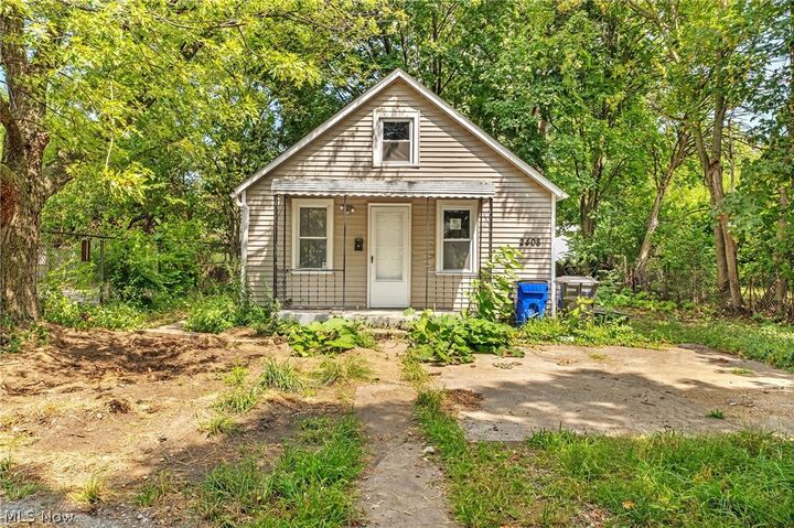 Property Photo: 2408 Castle Avenue OH 44113