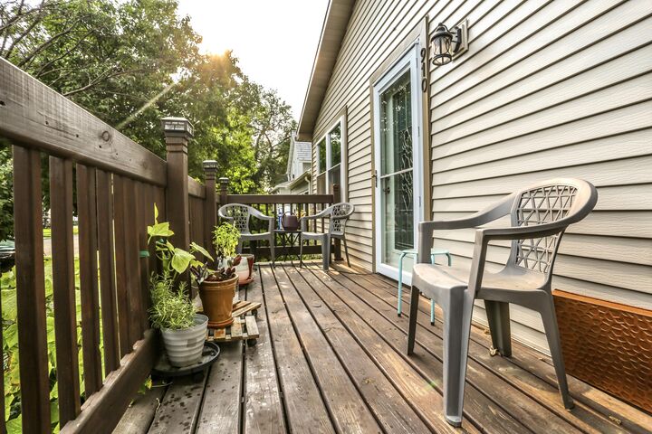 Property Photo: 910 SW 4th Avenue SD 57401