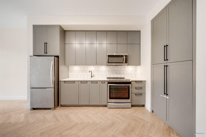 10168 149 Street 114 — photo 1