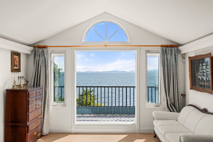 882 Tsawwassen Beach Road — photo 1
