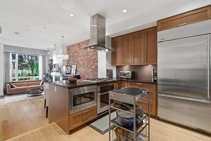Property Photo:  230 Salter Street 27  BC V3M 0G1 