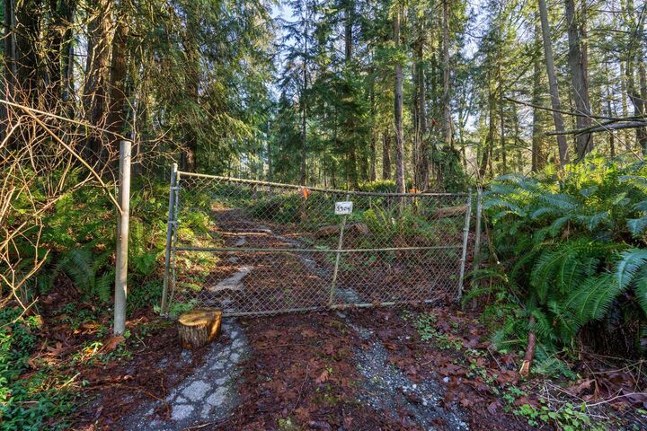 Property Photo: 8904 Manzer Street BC V4S 1H6