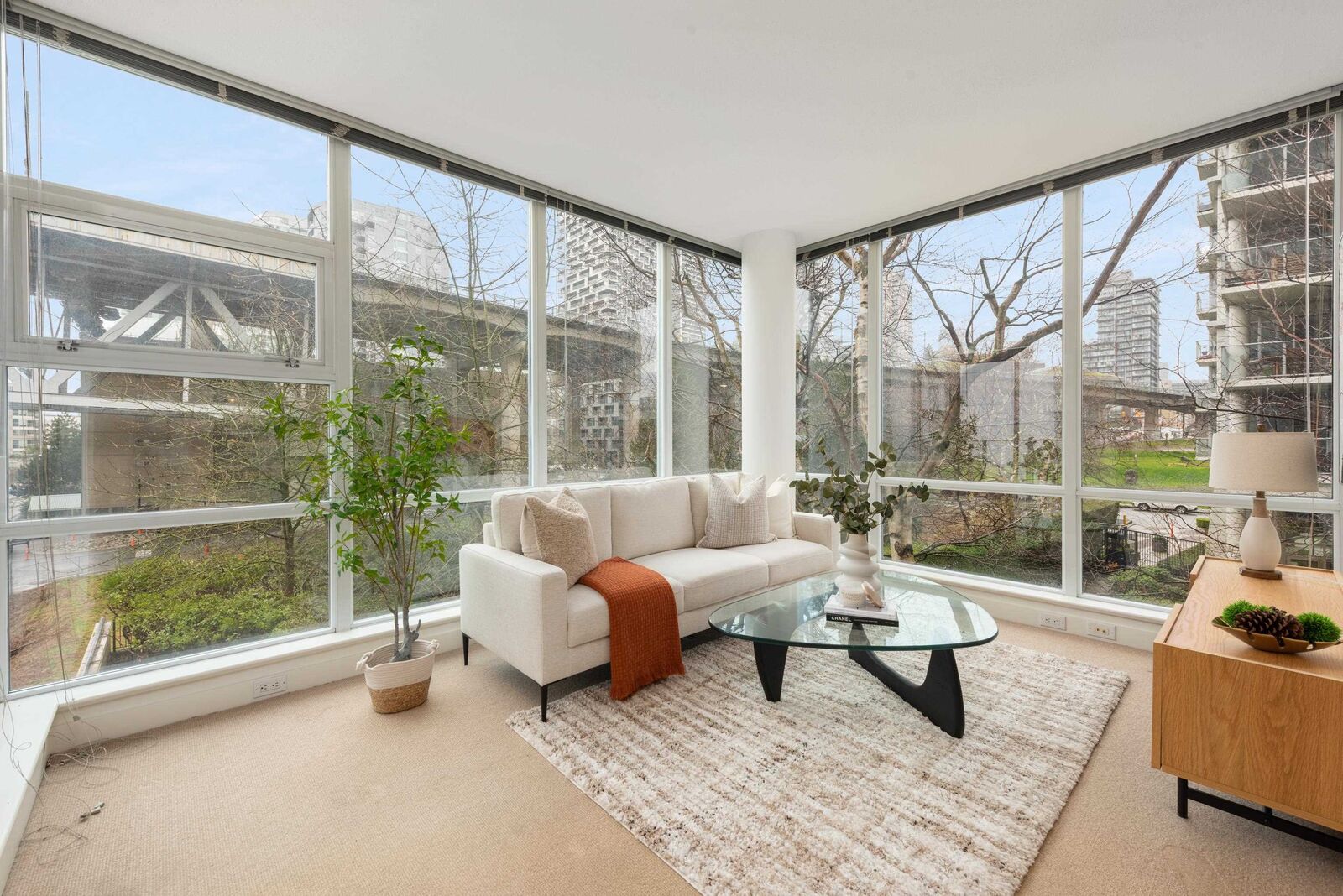 Property Photo: 633 Kinghorne Mews 605 BC V6Z 3H3