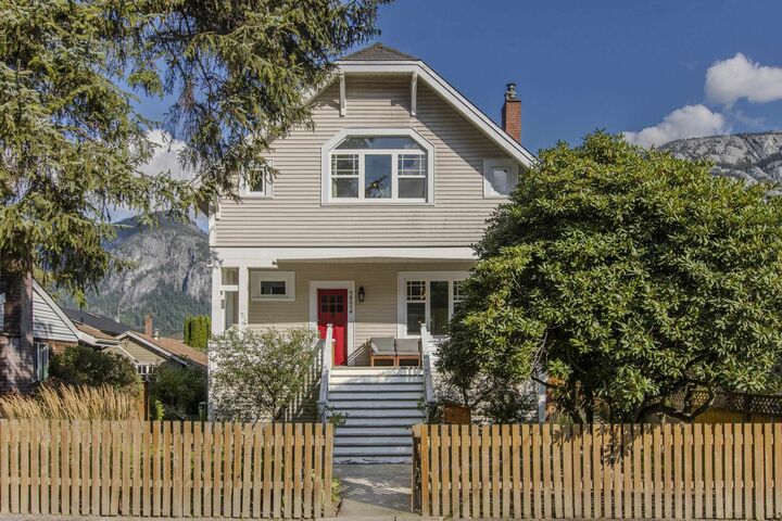 38054 Fifth Avenue — photo 1