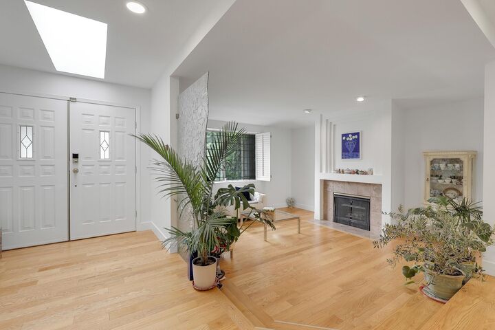 Property Photo: 907 Sprice Avenue BC V3J 7M2