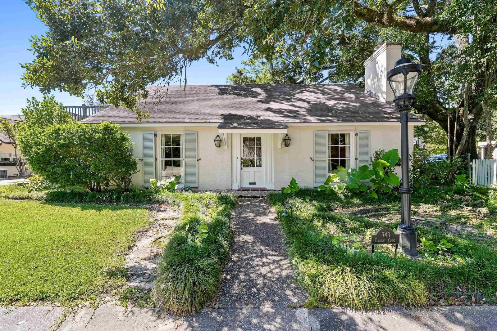 Property Photo: 943 Finchley Ct LA 70806