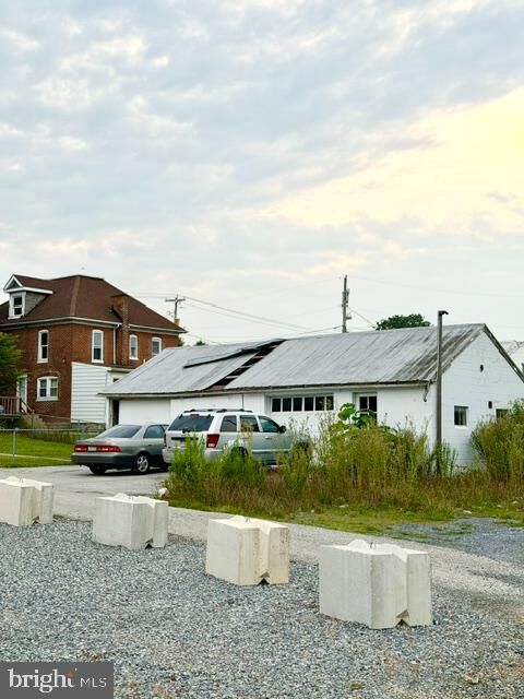Property Photo:  1764 Lincoln Way E  PA 17202 