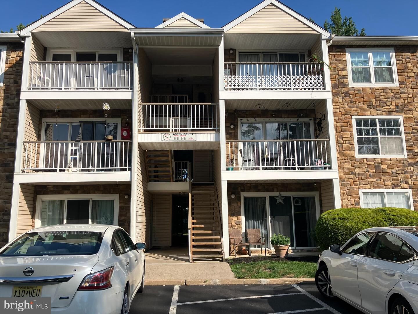 Property Photo:  41 Aspen Court  NJ 08619 
