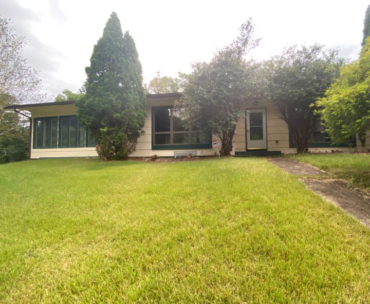 Property Photo: 1807 Holland Street MD 21502