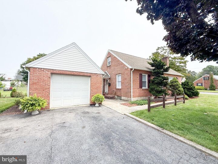 Property Photo:  571 Highland Avenue  PA 17201 