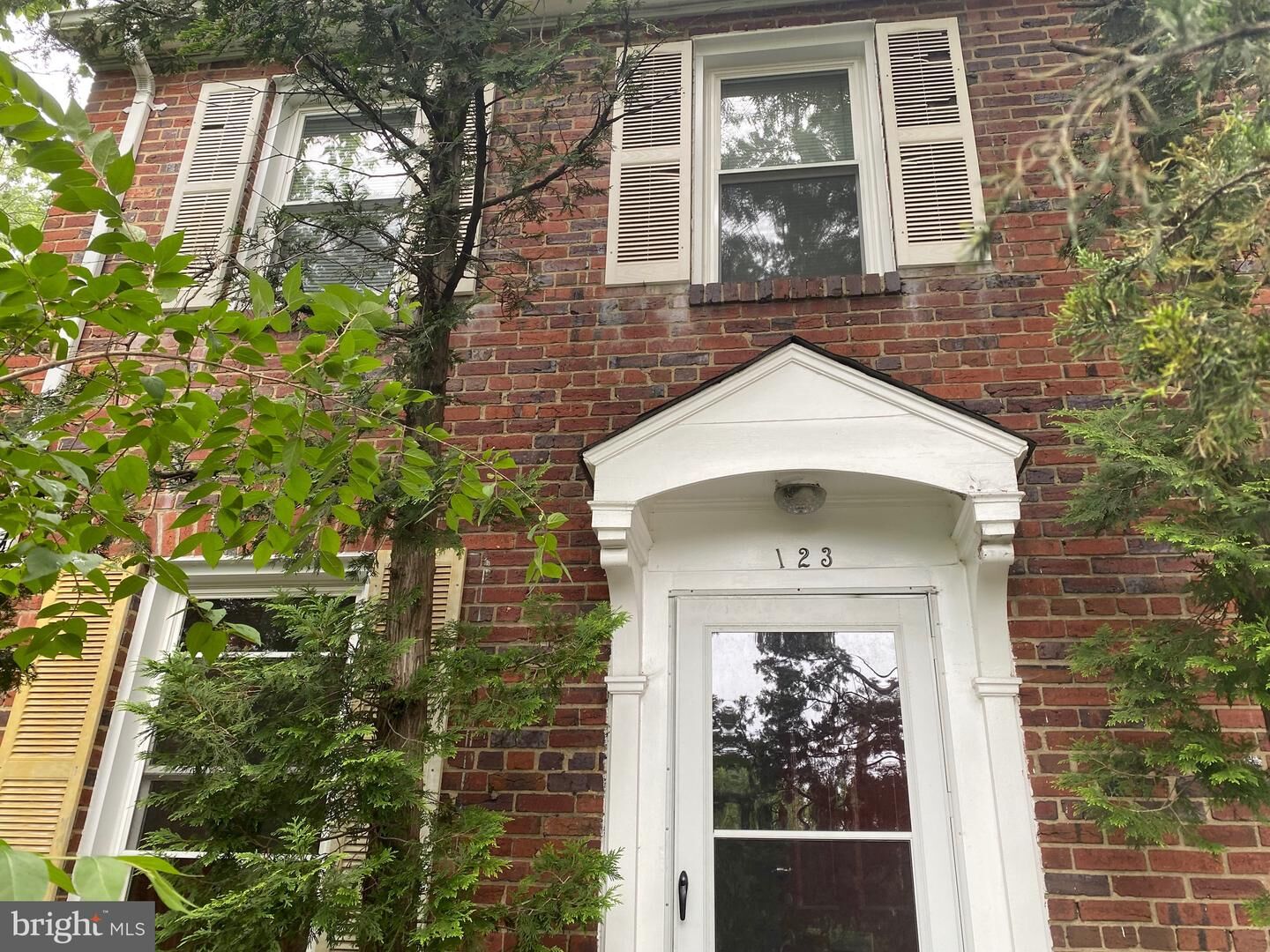 Property Photo:  123 S Glebe Road  VA 22204 