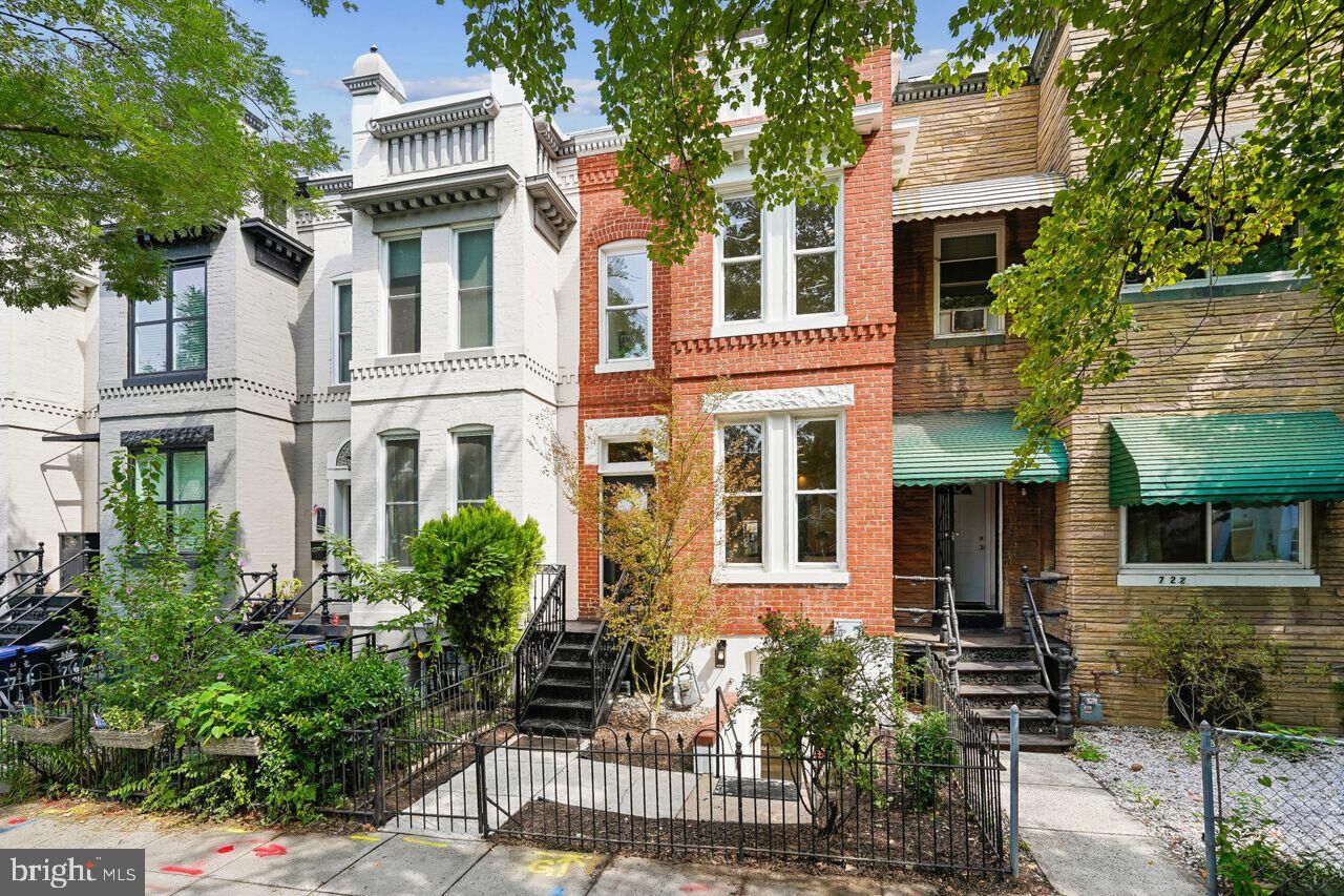 Property Photo:  720 L Street NE  DC 20002 
