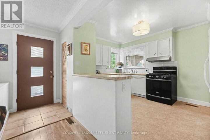 Property Photo:  25B Haggart Street West  ON K7H 2Z5 