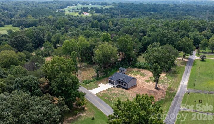 Property Photo:  2237 Ashwood Street  NC 28650 