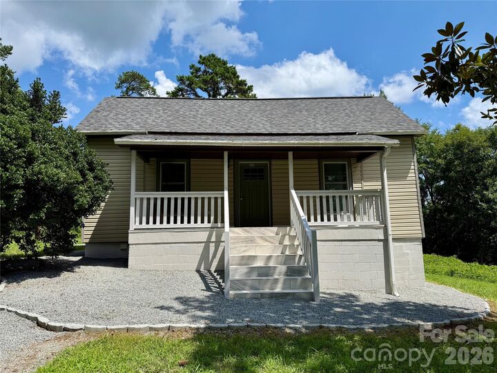 Property Photo:  910 Hopewell Church Road  NC 28609 