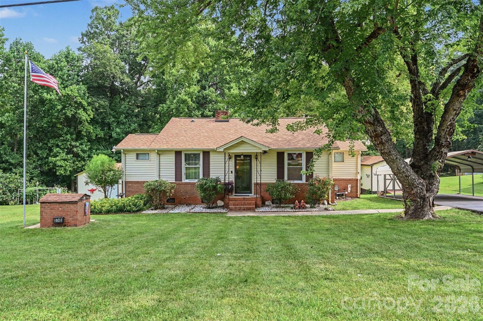 Property Photo: 3748 Camp Stewart Road NC 28215