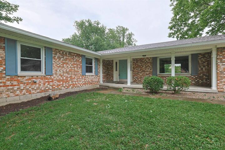 Property Photo: 29 Heatherwood Court OH 45050