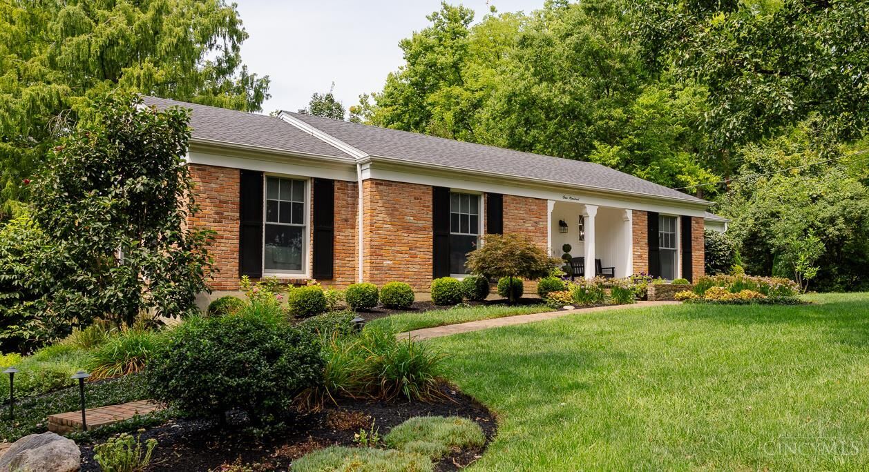 Property Photo:  100 Fieldstone Drive  OH 45174 
