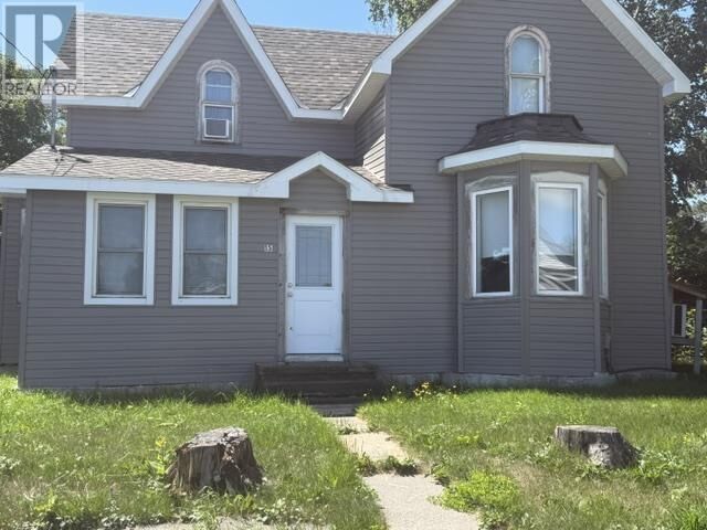 15 Algoma St — photo 1