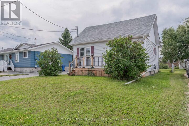 Property Photo:  17 Marquette Crescent  ON P5N 2K4 