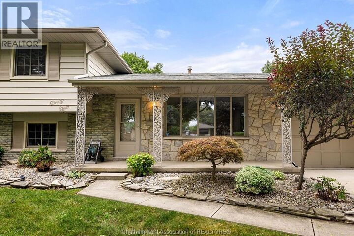 Property Photo:  98 Cardinal Crescent  ON N7L 3V3 
