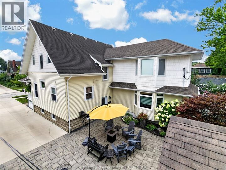 Property Photo:  15 Ellwood Avenue  ON N7M 3K2 