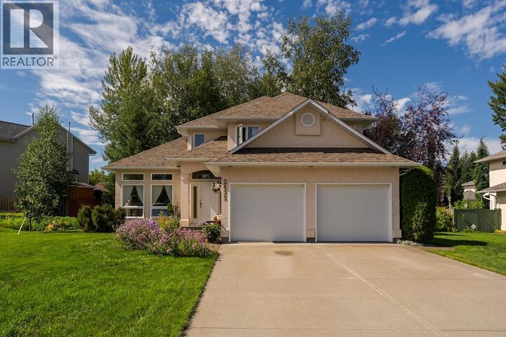 2435 Panorama Crescent — photo 1