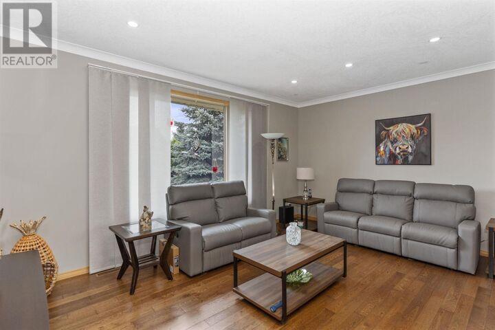 Property Photo:  316 Fairbrooke Cres  ON P7B 6Z7 