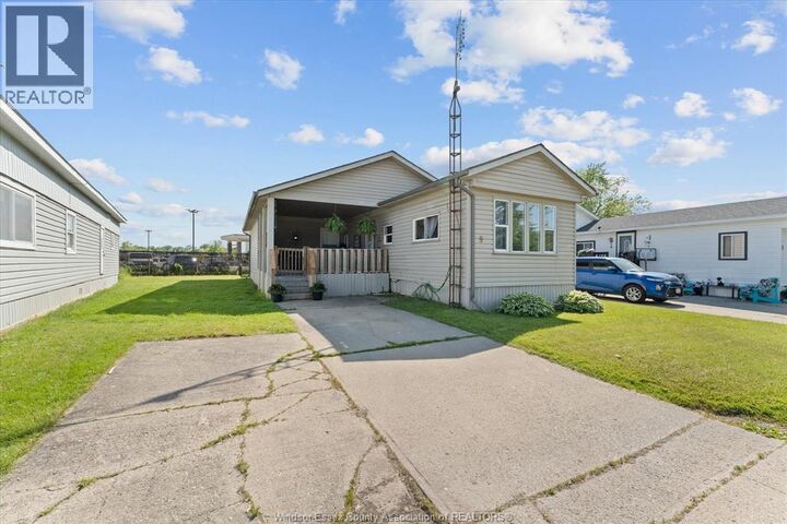 Property Photo:  9 Parkside  ON N0R 1J0 