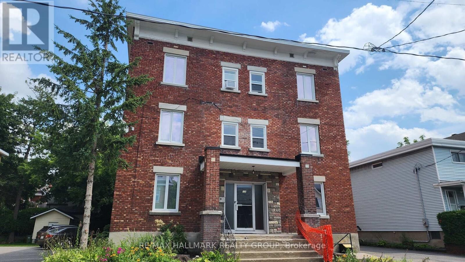 Property Photo: 125 Glenora Street 3 ON K1S 1J2