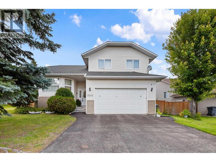 3228 St Frances Crescent — photo 1