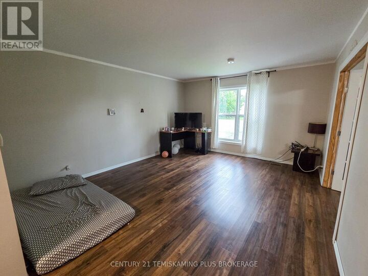 Property Photo:  126 Fourth Avenue  ON P0J 1H0 