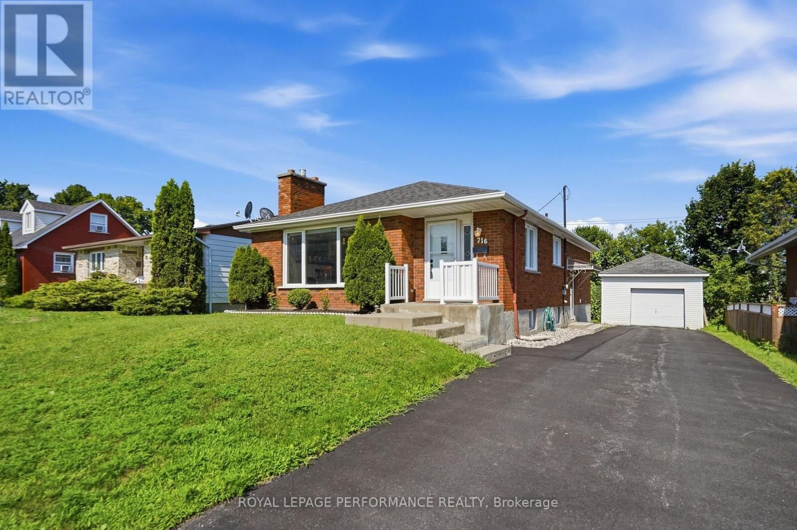 Property Photo:  716 Cartier Boulevard  ON K6A 1W7 